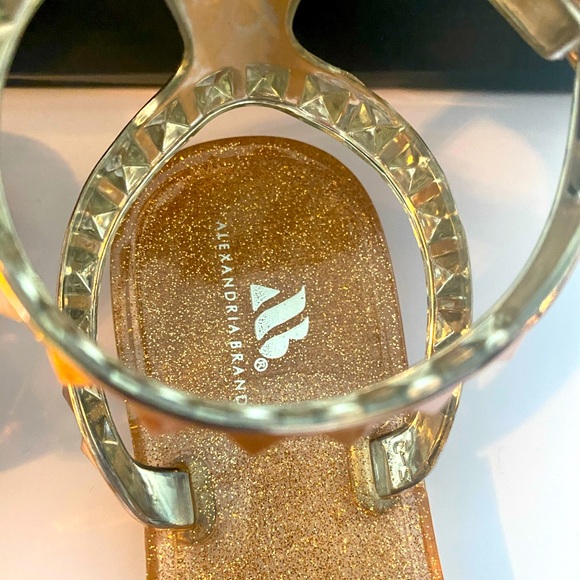 **NEW** Alexandra Brand Size 2 Strappy Sandal - Picture 2 of 4